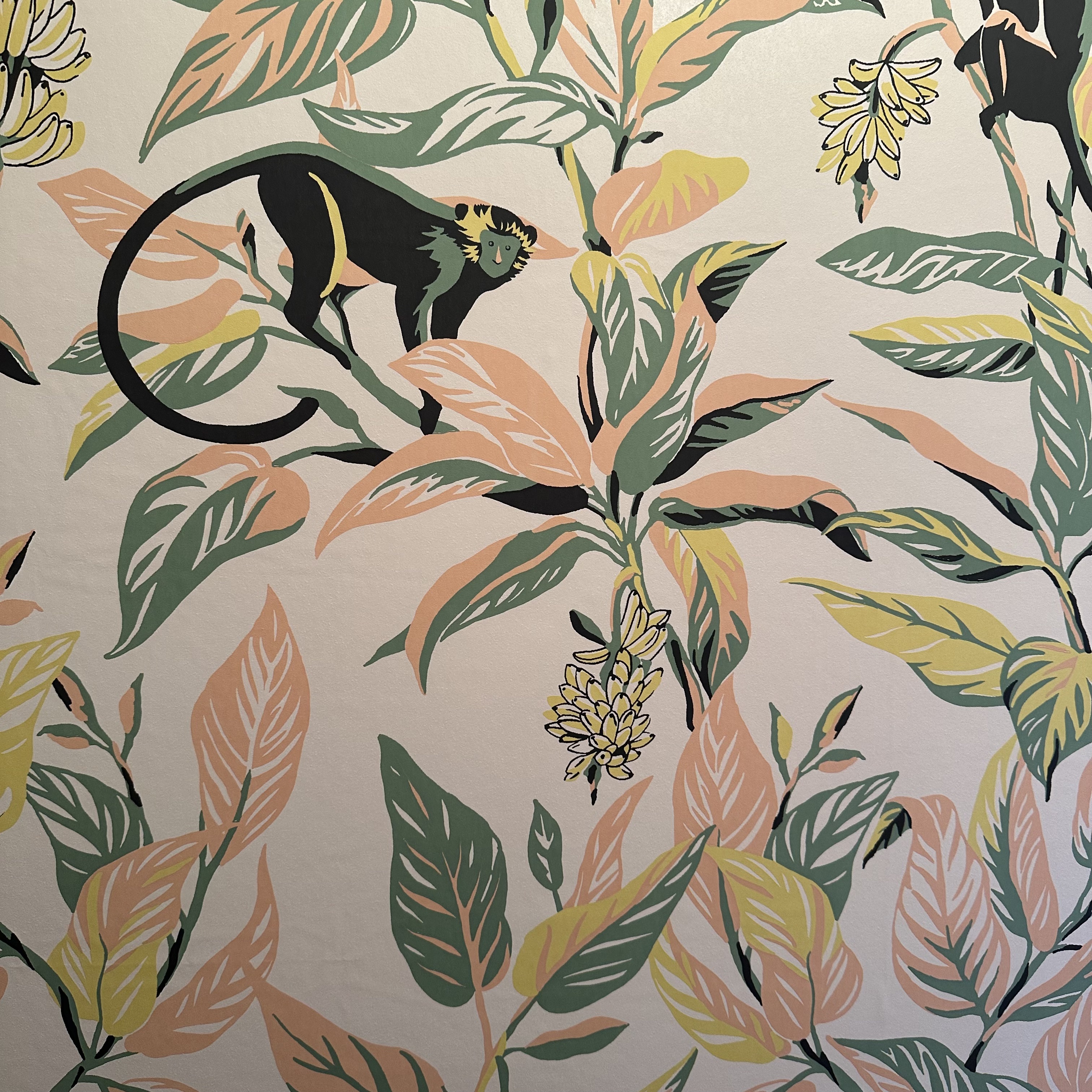 特徴的な色柄で自分だけの空間を